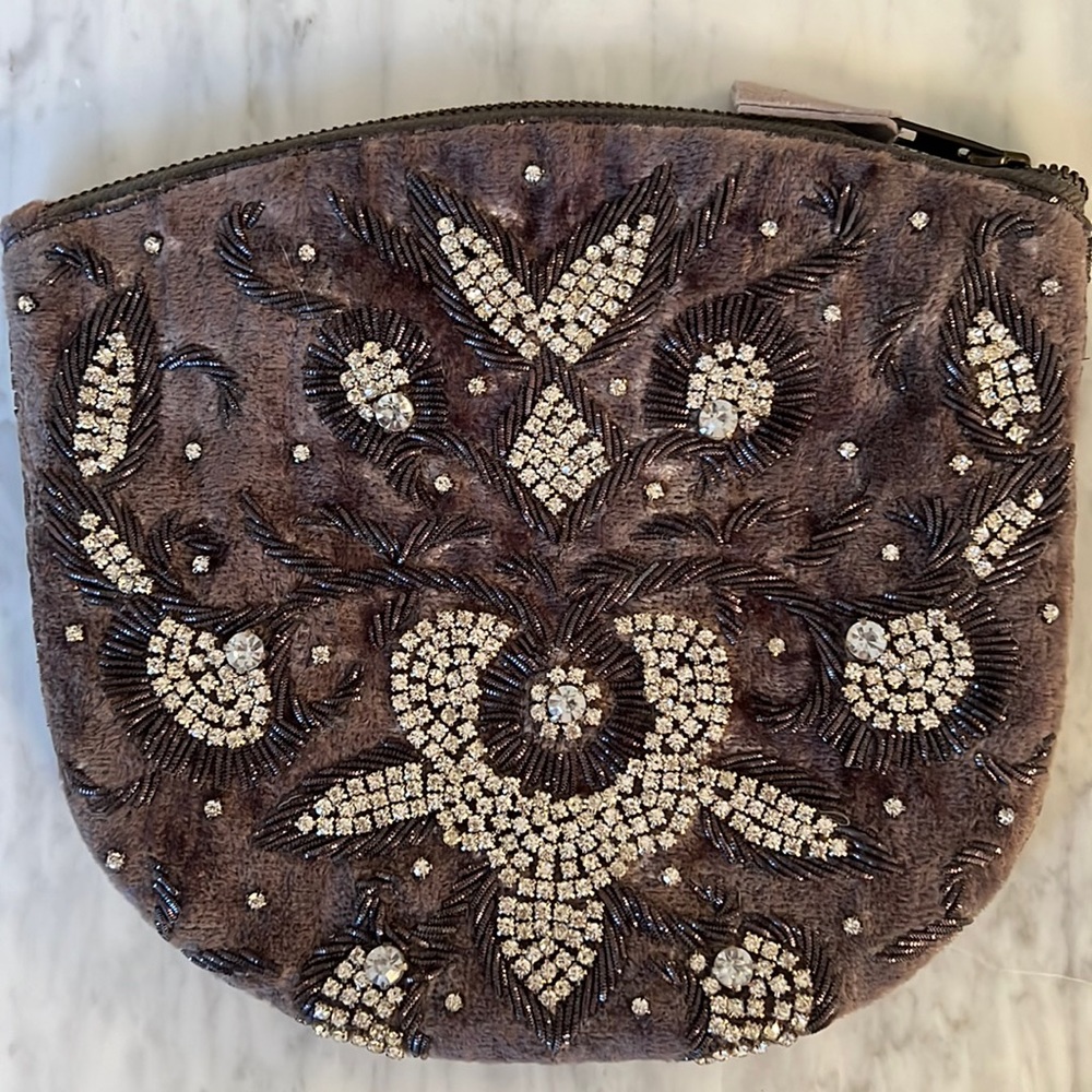 NWT Anthropologie Beaded Velveteen U Pouch Evening Bag - Picture 1 of 5